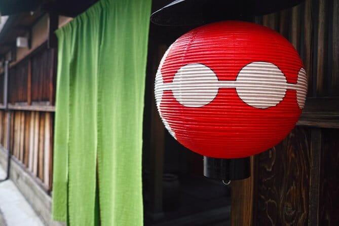 1 Hour Geisha Show in Kyoto - Kamishichiken Street and the Showhouse Feel: Where the Moment Happens