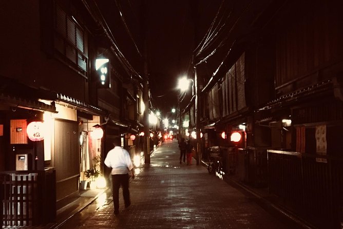 4 hours private tour of Kyoto - Stop 2: Fushimi Inari Taisha and the torii-gate tunnel