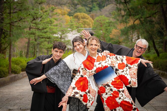A Privately Guided Photoshoot in Beautiful Kyoto by a Pro - Gion First: Traditional Streets, Small Shrines, and Temple Corners