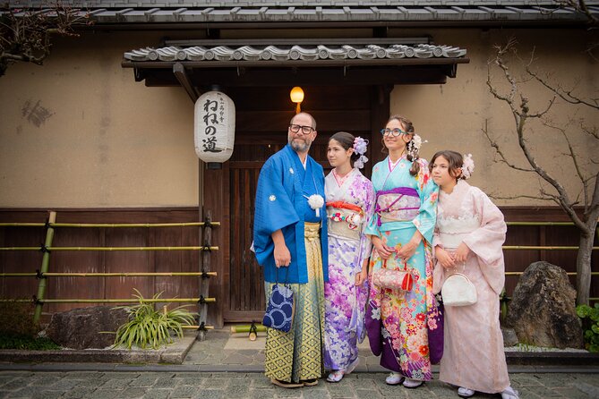 A Privately Guided Photoshoot in Beautiful Kyoto by a Pro - Posing Help and Candid Moments: You Won’t Just Stand There