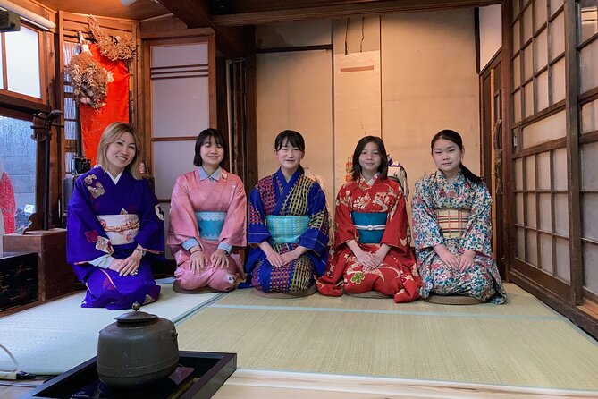 A Unique Antique Kimono and Tea ceremony Experience in English - What Makes Miyagawa Tokusaburo Shoten Feel Different Than Usual Kyoto Tea Stops