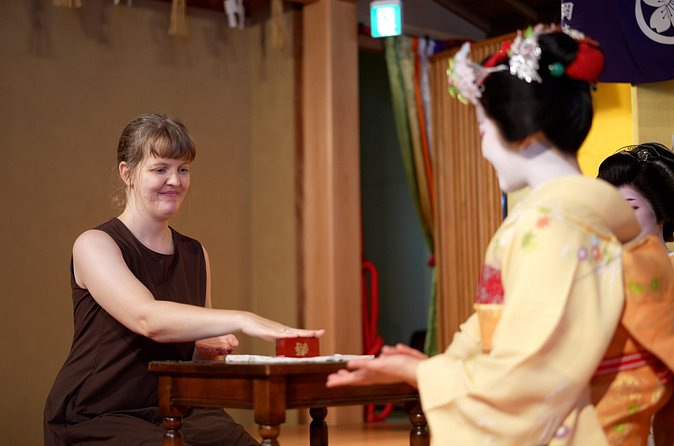 Authentic Maiko Experience&Kyoto Dinner (Free drink) at Noh Stage - Photo time and footwear rules you should plan for