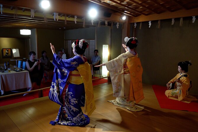 Authentic Maiko Experience＆Kyoto Lunch (Free drink) at Noh Stage - The Maiko Dance Show and Costume Lecture (12:45–13:10)