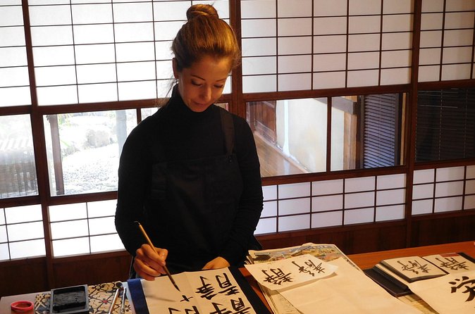Calligraphy Experience in Kyoto Townhouse - Hands-On: Creating Your Own Kanji Artwork