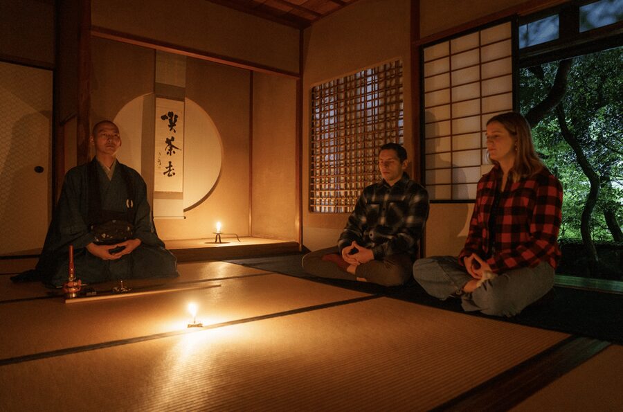Candlelit Zen: Evening Meditation at Kyoto’s Secret Temple - Finding the meeting spot at Kodaiji Park (and what to bring)