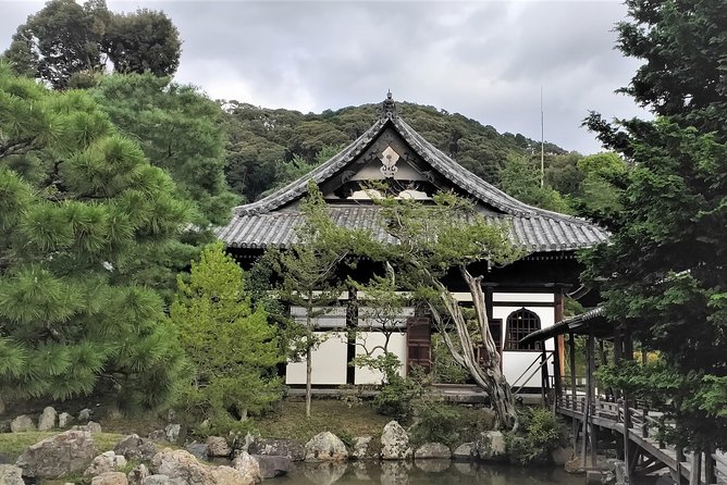 Carefree Private Exploration of Fushimi Inari, Gion, Kiyomizudera, and More - Yasaka Pagoda: one of the district’s best skyline anchors