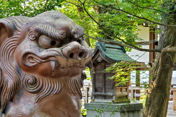 Dark Kyoto Tour - Meeting Atticus Sims at Yasaka Shrine