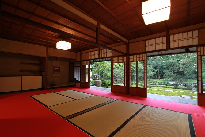 Family Mitsui House Museum with green tea admission ticket - Tatami Tea in Front of the Garden