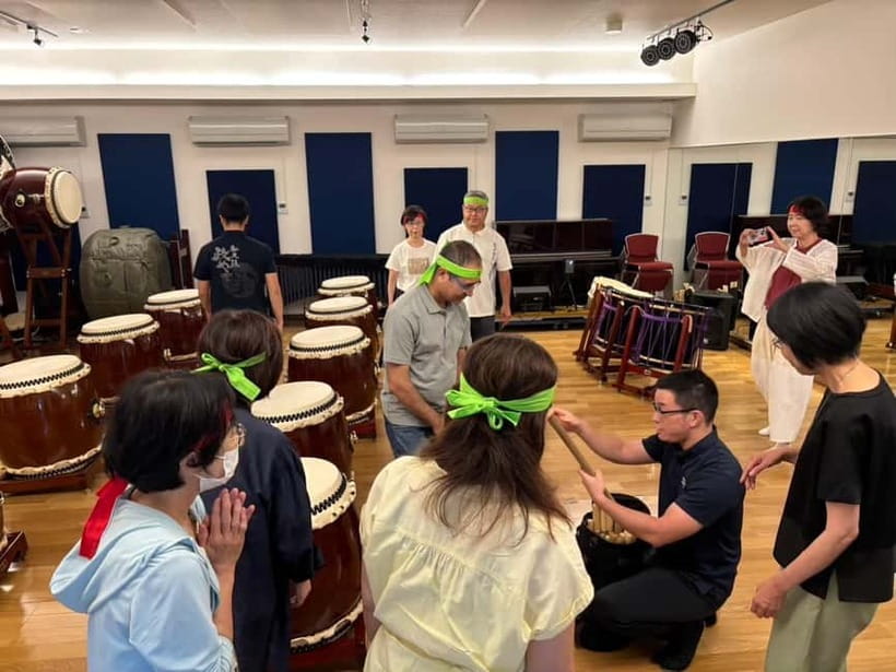 From Kyoto: Japanese Drum Taiko Workshop in Osaka - Watching the Pro: The Demonstration That Sets Your Expectations