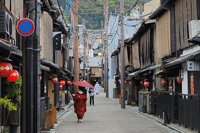 Full Day Guided Tour to Kyoto and Nara from Osaka by Van - Todai-ji Nandaimon and Yumekaze Plaza: Quick Finale in Nara