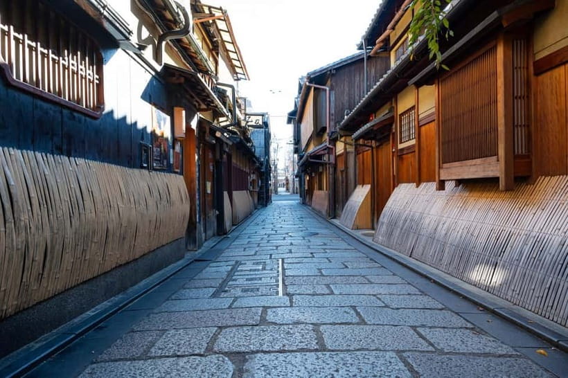 Geisha at Dusk: A Stroll Through Old Kyoto - Key Highlights You’ll Feel Right Away