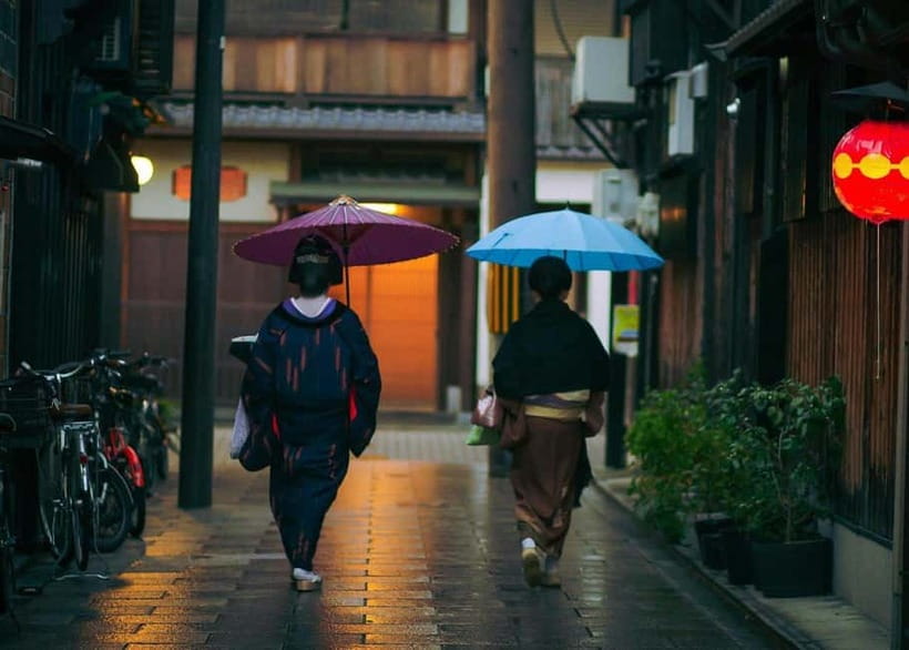 Geisha at Dusk: A Stroll Through Old Kyoto - Starting at Donguri-bashi Park: Getting Your Bearings Fast