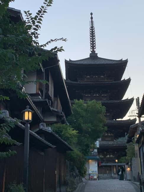 Gion Night Walk:Discover Geisha Culture in Kyoto - Gion at Night: Why a Guided Walk Helps You “Get It”