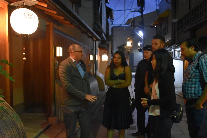 Gion Night Walking Tour - Why a Gion Night Walk Beats Doing Gion on Your Own