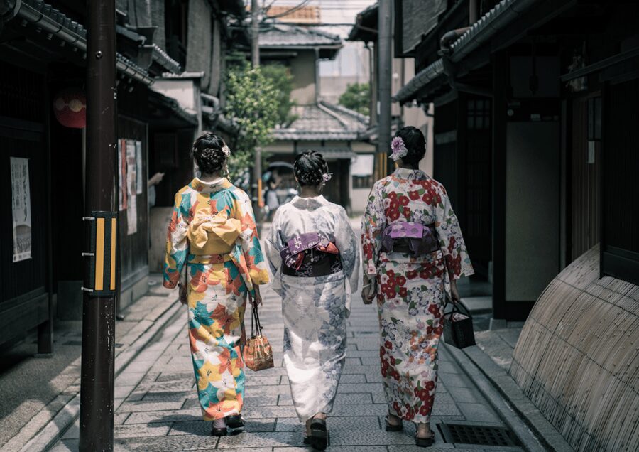 Gion Walking Tour, Geisha Show and Japanese Game in Kyoto - Key things to know before you go