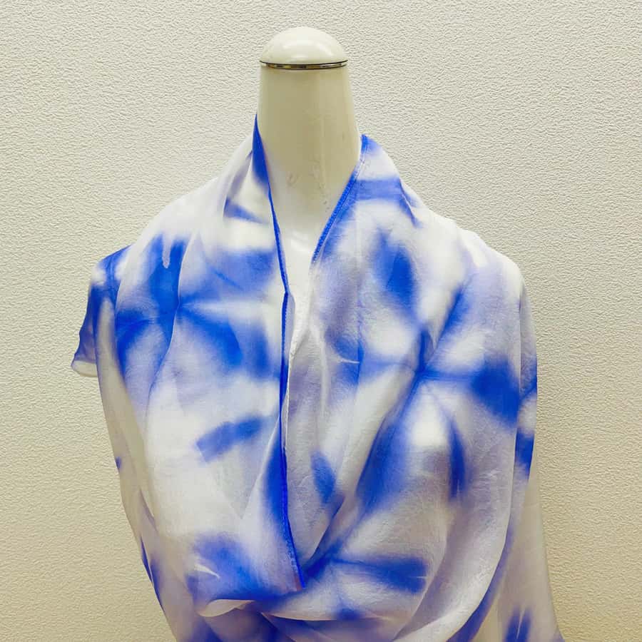 Hanakoushi Shibori Cotton Scarf Class - The shibori lesson: folding, plate sandwiching, and the petal pattern