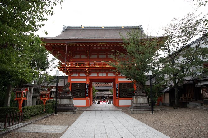 Highlights & Hidden Gems With Locals: Best of Kyoto Private Tour - Gion by way of side streets: geisha district, less line pressure