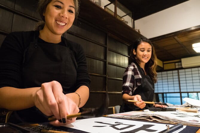Japanese Calligraphy - Shodo - Lesson (near Kyoto Station) - Writing the starter Kanji characters (and why that sequence helps)