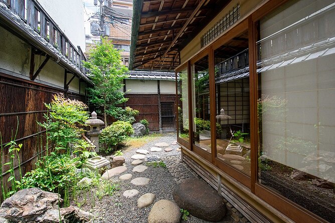Kimono Tea Ceremony at Kyoto Maikoya, NISHIKI - The Tatami Tea Room: How the Ceremony Moves