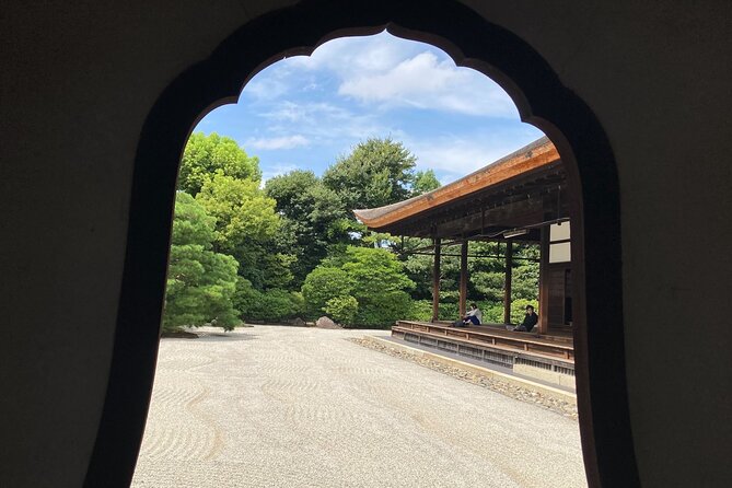 Kiyomizu Temple and Backstreets of Gion, Half Day Group Tour - Sannenzaka and Ninenzaka: the steep lanes that make Kyoto feel like Kyoto