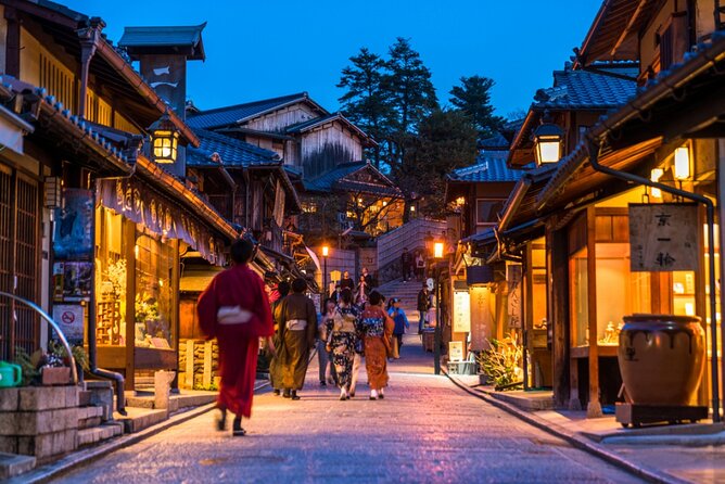 Kyoto 5-Star Geisha Night Walk: Small-Group Authentic Experience - Yasui-Konpiragu Shrine: Shinto Traditions at Human Scale