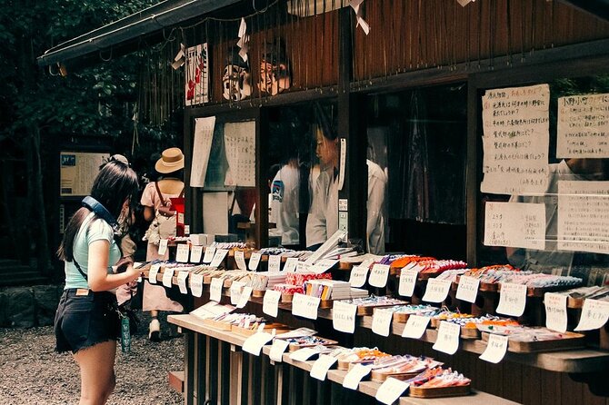 Kyoto: Arashiyama Bamboo Forest, Monkeys, Matcha & Temple Tour - Nonomiya Shrine: a mossy pause with a story behind it