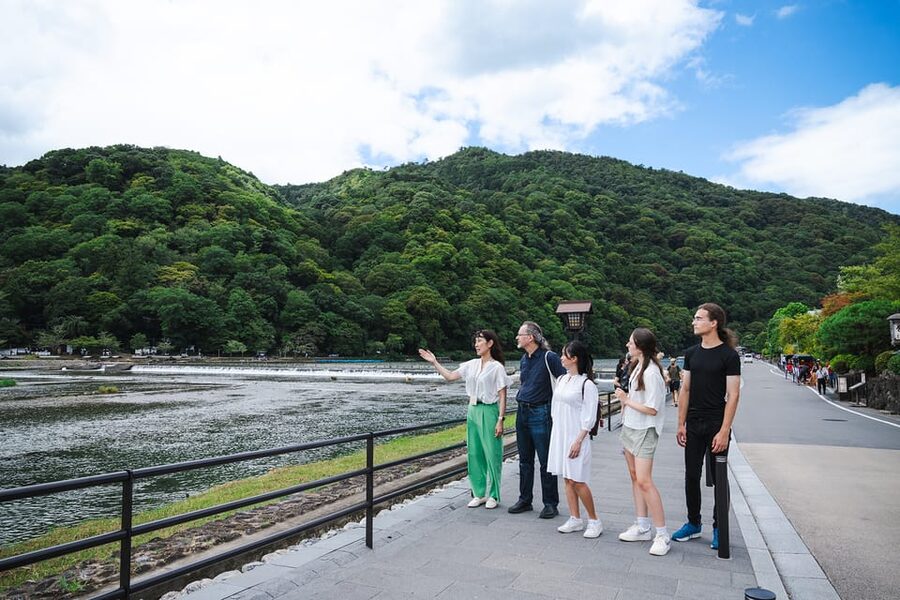 Kyoto: Arashiyama Walking Tour with Local Guide - Price and value for $34: what you get, what you handle