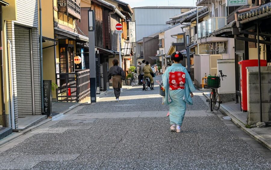 Kyoto: Early Bird E-Bike Tour with Lunch - Tofukuji area flavors, coffee at a local favorite, then Ginkaku-ji and the Path of Philosophy