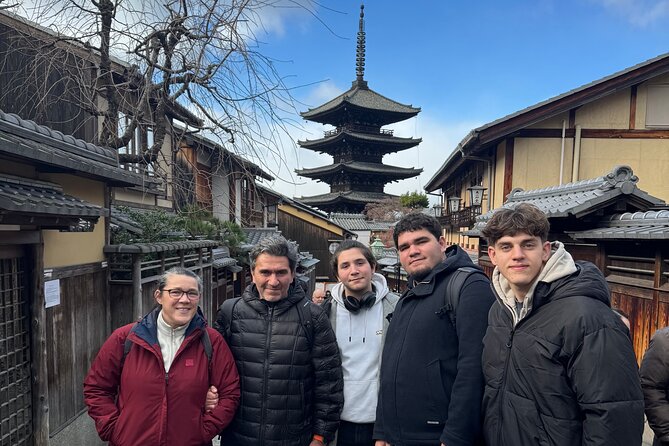 Kyoto Early Bird English Tour: Fushimi Inari & Gion(Private opt) - Stop 1: Fushimi Inari-taisha and the torii path before it gets loud