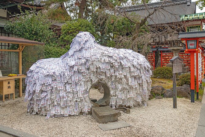 Kyoto Early Bird English Tour: Gion & Higashiyama(Private opt) - Yasaka Pagoda (Hokanji): nails or no nails?