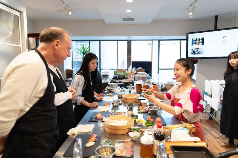 Kyoto: Enjoy Sushi & Market Tour! Best for Family & Couple! - Optional sake and beer: how to think about add-ons