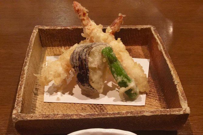 Kyoto Evening Gion Food Tour Including Kaiseki Dinner - Gion Shirakawa stops: shrines, bridges, and Hanamikoji Street details