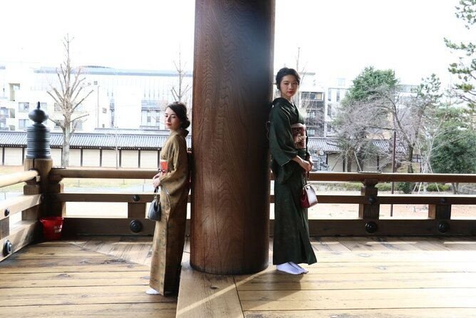 Kyoto:Family-Friendly Kimono & Yukata Experience at WARGO - Choosing your kimono: the fun part (and what to think about)