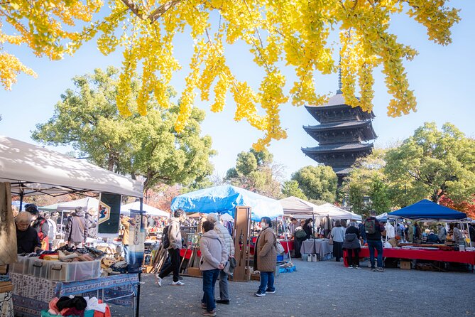 Kyoto Flea Market Cultural Exchange with English Learners - To-ji Temple Kobo-ichi and Kotto-ichi: what you’ll actually see