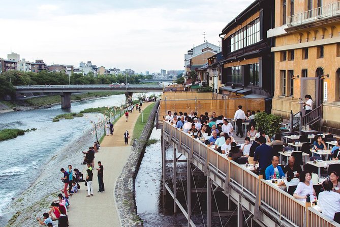 Kyoto Foodie Night Tour - Guides You Might Meet: Why Their Style Changes the Evening