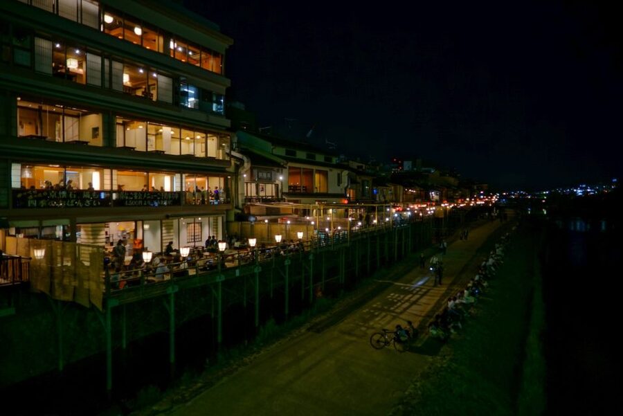 Kyoto: Foodie Night Tour in Gion with 9 dishes + 6 Sake - Practical tips to make the night smoother