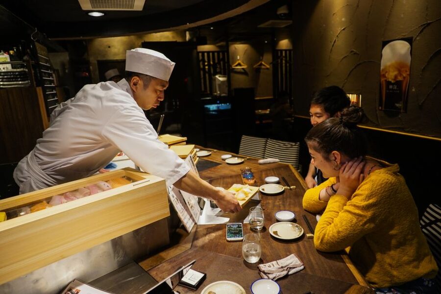 Kyoto: Foodie Night Tour in Gion with 9 dishes + 6 Sake - Meeting at Izumo-no-Okuni and getting your bearings