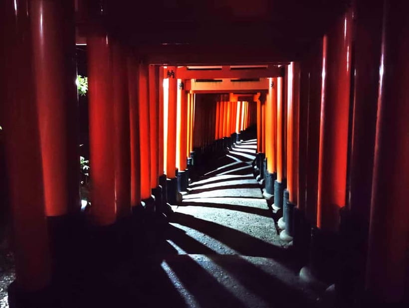 Kyoto: Fushimi Inari Taisha Night Tour with Guide - Key highlights to look for on this Fushimi Inari night walk