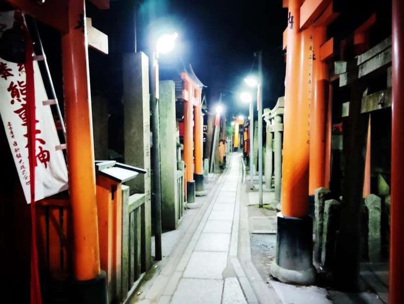 Kyoto: Fushimi Inari Taisha Night Tour with Guide - Shoes, warmth, and uneven steps: the stuff that keeps the tour enjoyable