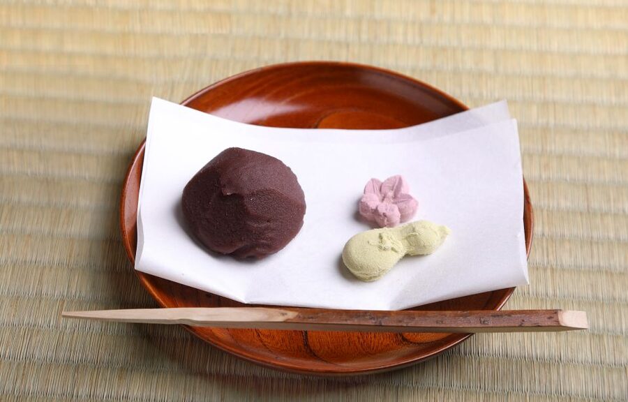 Kyoto Fushimiinari:Wagashi Making & Small Group Tea Ceremony - Wagashi class: making one seasonal sweet