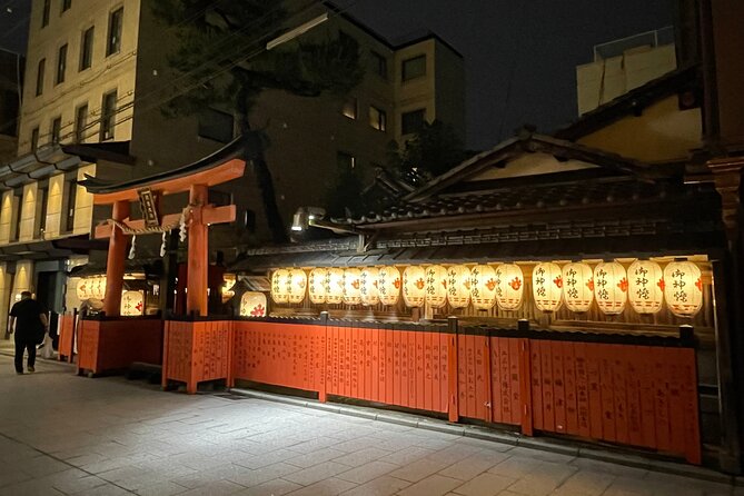 Kyoto Geisha District Walking Tour in Gion - Gion at walking speed: what this 2-hour loop really shows you