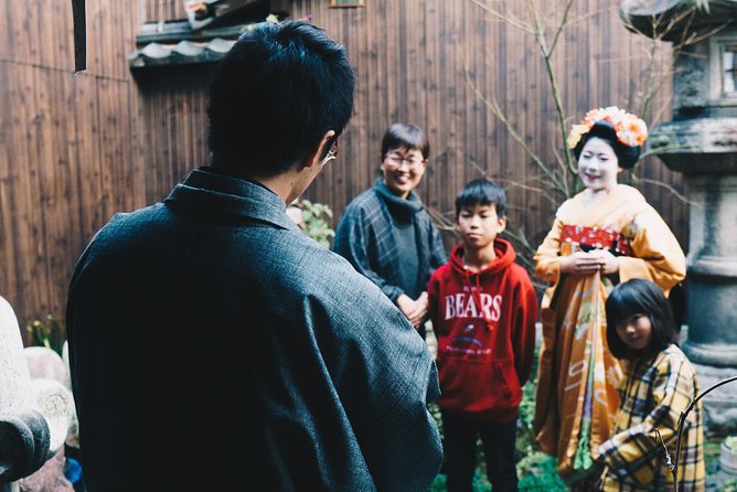 Kyoto Geisha Show Cultural Hour with an apprentice geisha, Maiko - The 5-chōme-182 Honmachi meeting point and how the timing works