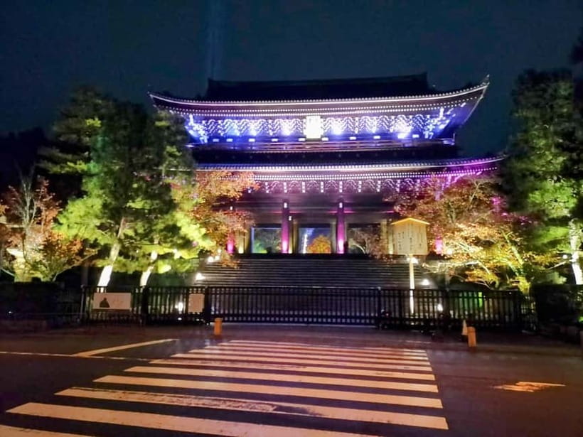 Kyoto Geisha Walking Tour: Gion District & Hidden Gems - Finding the Tour Fast: Hotel Alza Kyoto and the Red Parasol