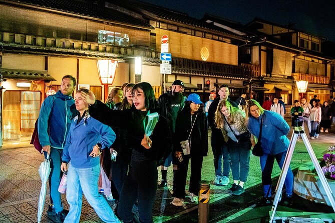 Kyoto Gion: 2-Hour Geisha Culture & History Walking Tour - Hokan-ji Temple: where the photos usually happen