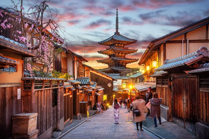 Kyoto Gion: 2-Hour Geisha Culture & History Walking Tour - Hanamikoji Street: the geisha district’s main stage