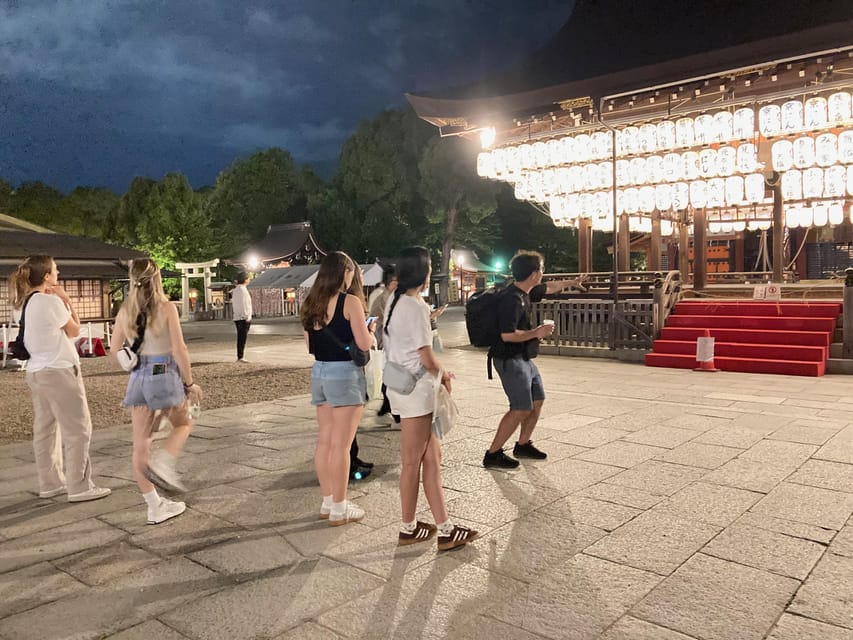 Kyoto: Gion Evening Walk with Hidden Gems, Geisha & Sake - Sake on the move: what it adds (and how to enjoy it right)