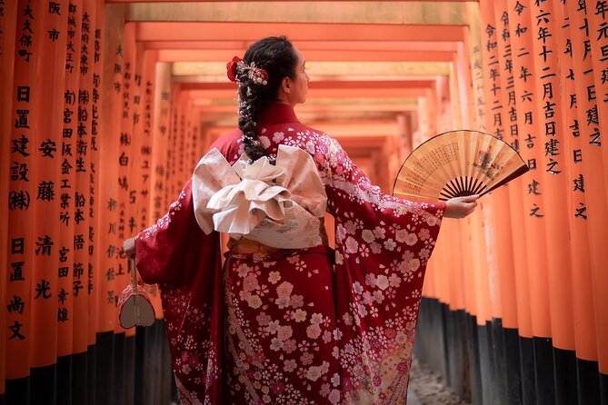 Kyoto Gion, Fushimi Inari, Arashiyama private Photoshoot - Posing That Looks Natural: Small Direction, Big Difference