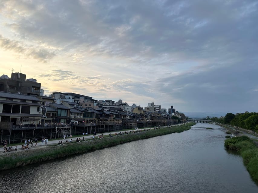 Kyoto: Gion & Geisha district evening tour - Gion Shirakawa and Hanamikoji Street: Where the Explanations Make the Streets Click