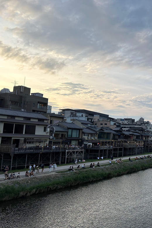 Kyoto: Gion & Geisha district evening tour - Price, Pacing, and Value: Is $64 Worth It?