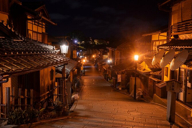 Kyoto: Gion Geisha District & Sake-in-Hand Walking Tour - What the guide actually adds (and why it matters)